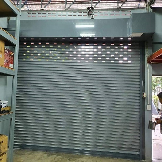 ติดตั้งใหม่ประตูม้วน