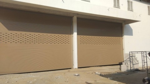 ติดตั้งประตูม้วนอาคารพาณิชย์