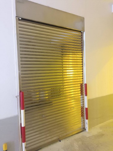 ติดตั้งประตูม้วนโรงงาน